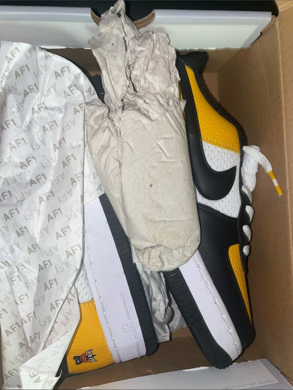 Nike Low Top Sneakers - Black, Yellow, White